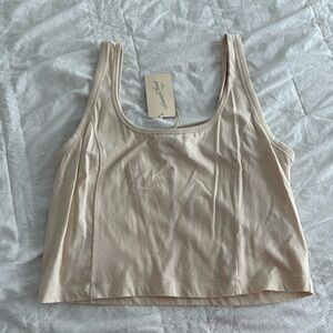 Universal thread crop tank